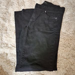 Skinny black pants